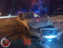 v-penzenskoy-oblasti-nochyu-stolknulis-mercedes-i-ford
