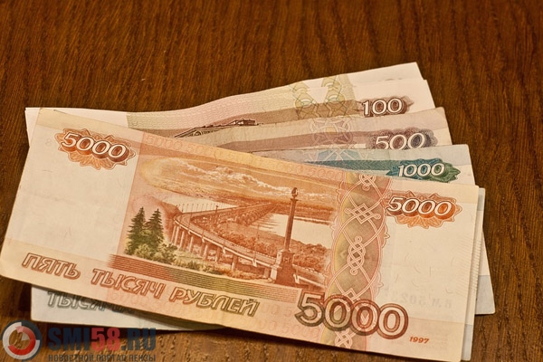 rabotnitsa-penzenskogo-restorana-perechislila-moshennikam-14-tysyach-rubley