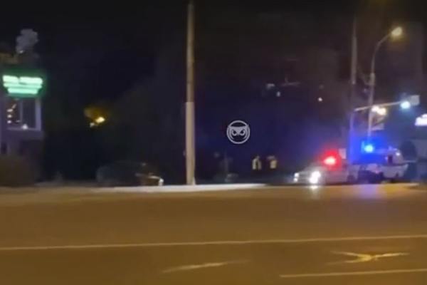 В пензенском Арбекове ночью автомобиль врезался в столб