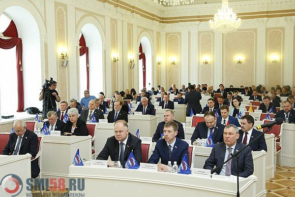 penzenskie-deputaty-zapretili-sebe-brat-v-pomoshchniki-rodstvennikov