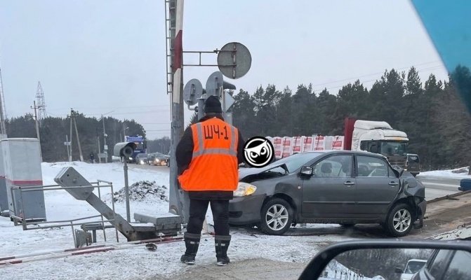 На Ахунском переезде в Пензе иномарка попала в ДТП
