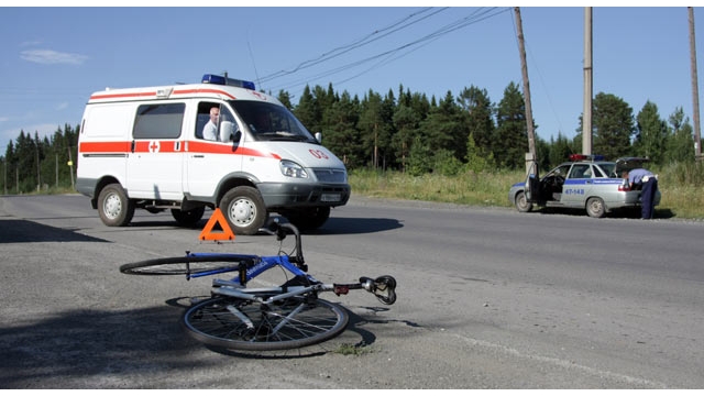 yunaya-voditelnitsa-sbila-16-letnego-velosipedista