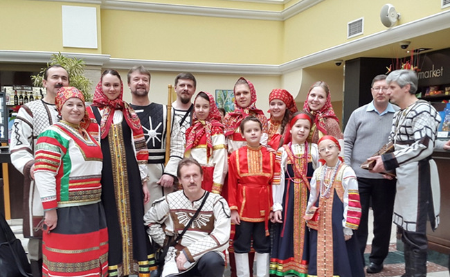 penzentsy-pochtut-pamyat-pogibshikh-v-aviakatastrofe-artistov-ansamblya-aleksandrova