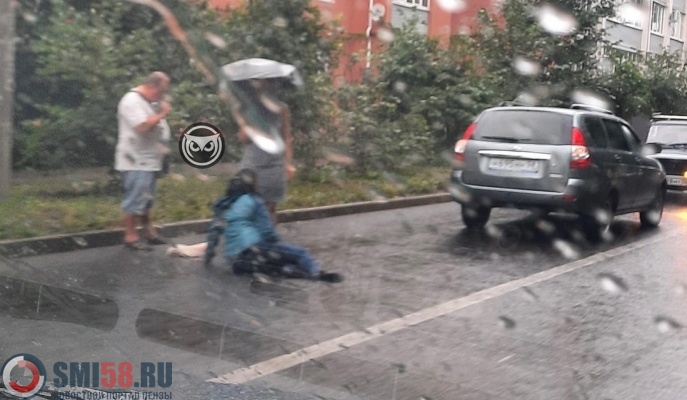 На улице Набережная реки Мойки в Пензе сбили 38-летнюю женщину