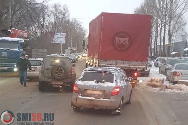 В Пензе образовалась пробка в сторону мясокомбината