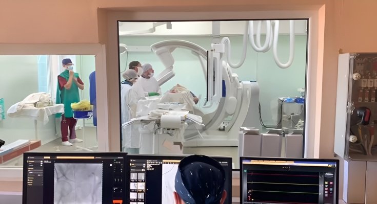 Врачи облбольницы в Пензе провели уникальную операцию мужчине с тромбом в руке