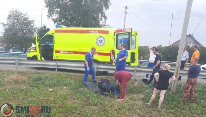 В Мокшанском районе разбился мотоциклист