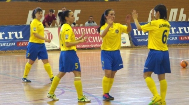 chetyre-penzyachki-budut-igrat-za-sbouyu-strany-po-mini-futbolu