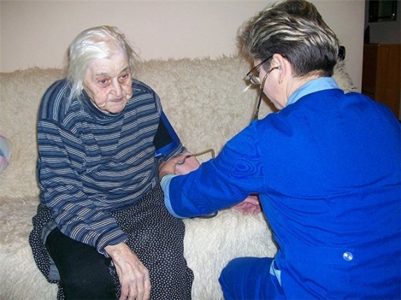 vracham-predstoit-oboyti-43-tysyachi-chelovek-na-domu