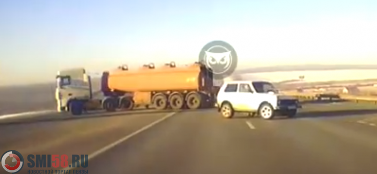 В Сети появилось видео, как автомобилисты избежали аварии под Пензой
