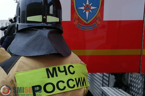 В Пензе горит торговый центр «Онежский»