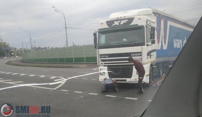 Установлена личность попавшего под колеса фуры велосипедиста в Пензе