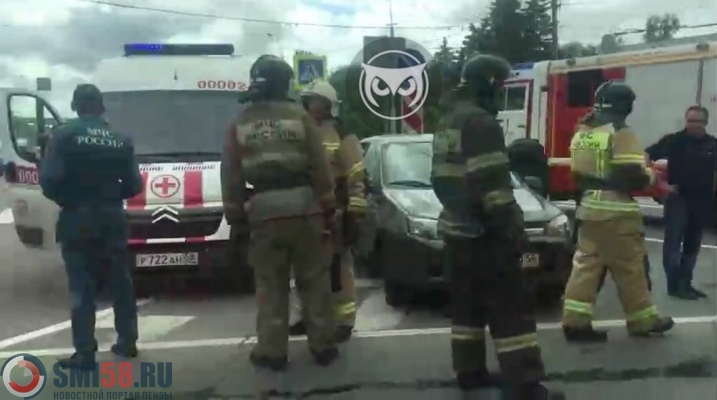 К Монументу трудовой и воинской Славы пензенцев приехали скорая и МЧС