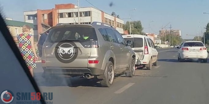 ДТП на улице Измайлова в Пензе парализовало движение на ГПЗ-24 и в Ахуны