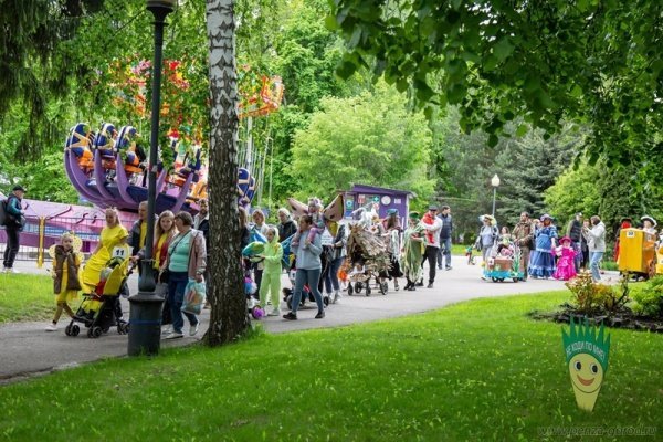 В парке Белинского в Пензе состоялся парад детских колясок