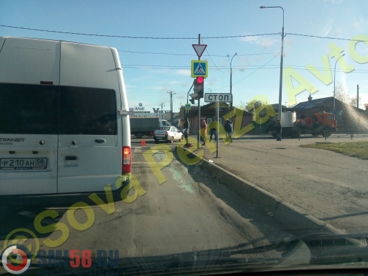 v-penze-kursant-avtoshkoly-popal-v-dtp-na-ulitse-suvorova
