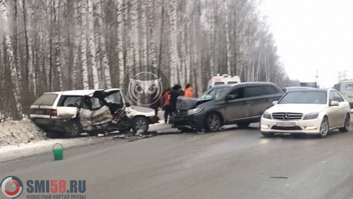 v-penze-inomarku-raskurochilo-posle-stolknoveniya-s-vnedorozhnikom