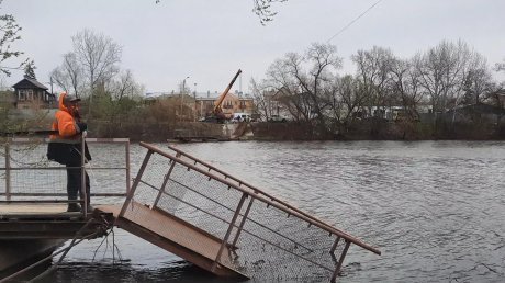 В Пензе восстановлен понтонный мост через Суру