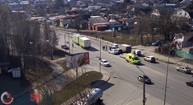 В Пензе с места тройного ДТП госпитализирован мужчина