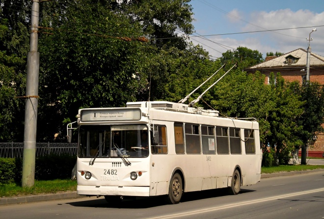 iz-za-avarii-na-kollektore-menyaetsya-dvizhenie-transporta