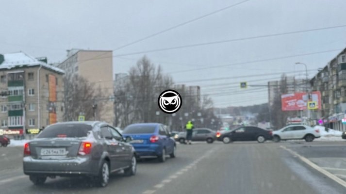 Пензенцев предупредили о неработающих светофорах на перекрестке Суворова – Кулакова