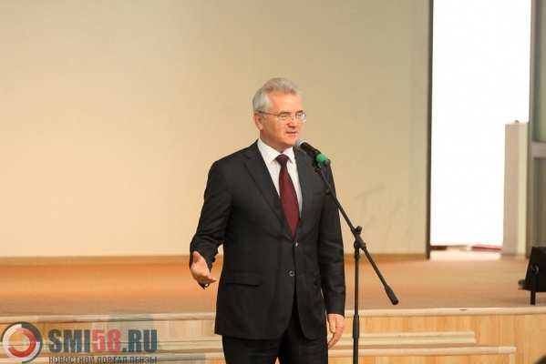 ivan-belozertsev-nakanune-yubileya-goroda-nagradil-vydayushchikhsya-penzentsev