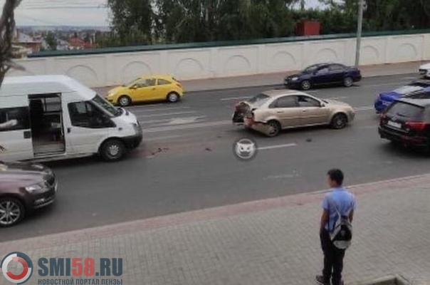 В Пензе водитель пассажирского автобуса устроил массовое ДТП