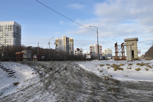 В Дальнем Арбеково в Пензе завершены работы по устройству опор для надземного перехода