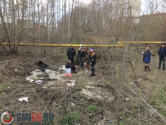 Житель Пензы упал в колодец теплосети на улице Измайлова
