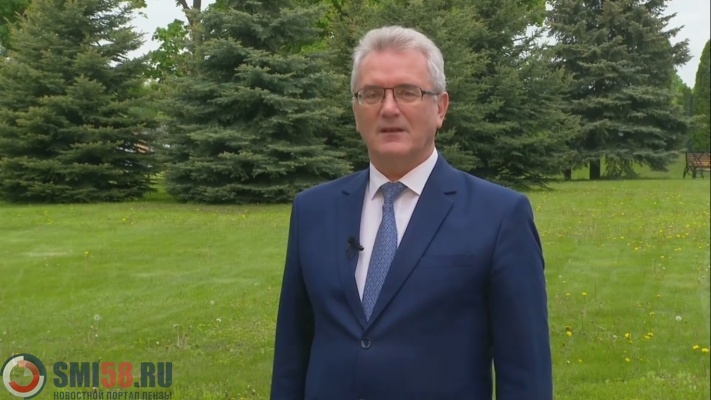 Белозерцев – выпускникам: Вы прощаетесь со школой не так, как это делали ваши родители