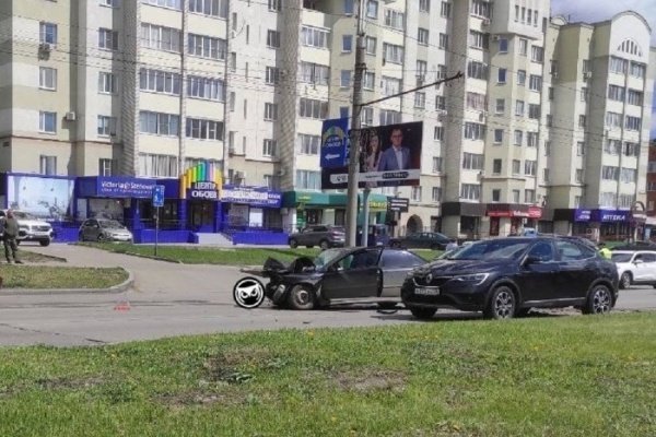 Авария на Проспекте Строителей образовала пробку