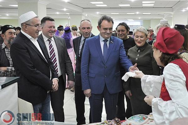 v-penze-otmetili-den-natsionalnogo-edinstva-narodov-oblasti