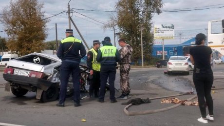 В ДТП в Кузнецке смяло ВАЗ