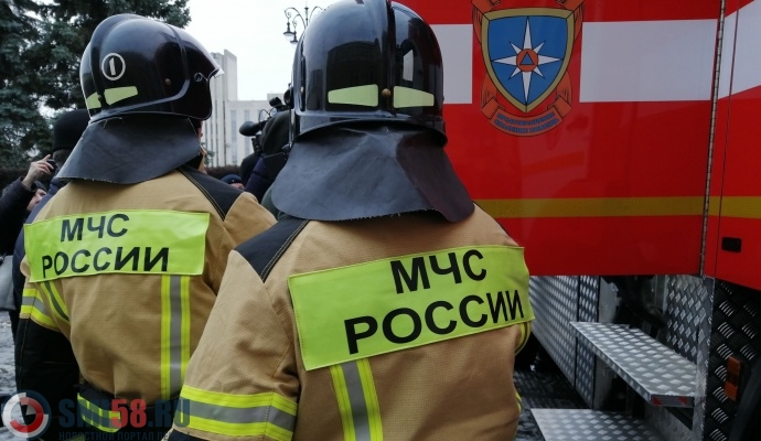 На набережной реки Мойки в Пензе произошел пожар в расселенном доме