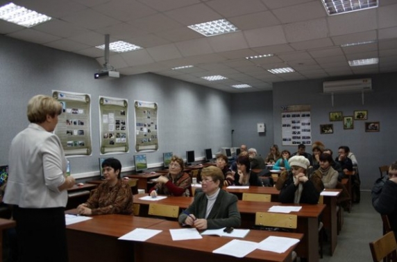 Учителей попросили активнее «стучать» на родителей