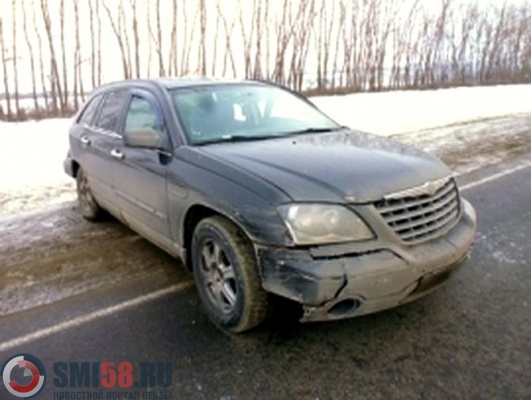 v-nizhnelomovskom-rayone-federalnuyu-trassu-ne-podelili-chrysler-pacifica-i-jeep-wrangler-est-postra