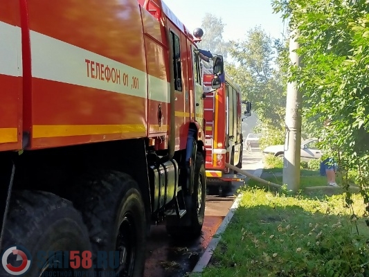 В Сердобске на тушение четырех домов и хозпостроек направили поезд